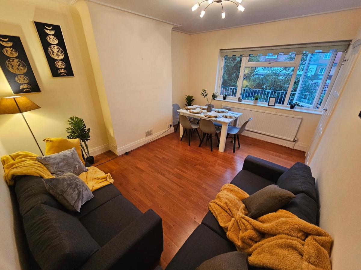 Large 4 Bedrooms Golders * London